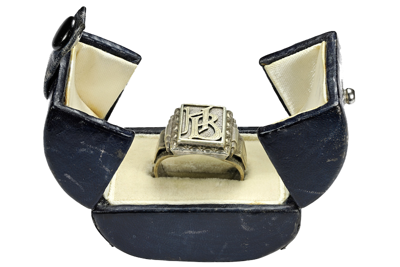 Signet rings are beginning to trend in estate jewelry